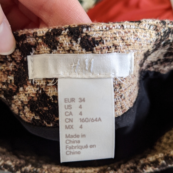 H&M, Snakeskin Mini Skirt, Size 4 - Picture 2 of 3